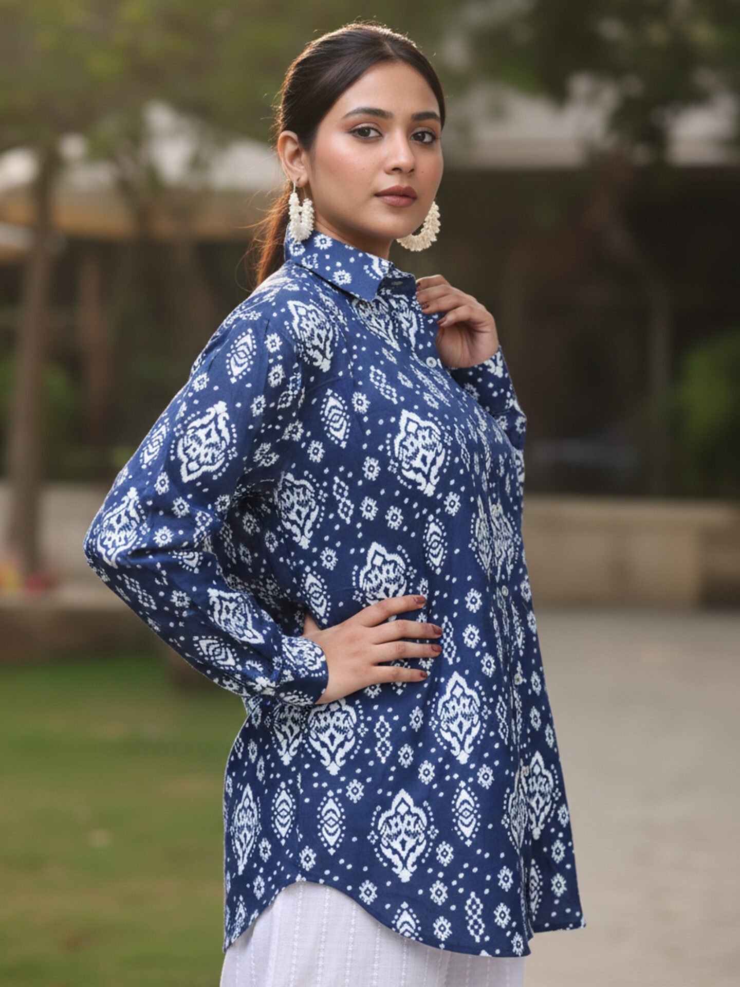 Indigo Blue Printed Casual Shirt - Image 2
