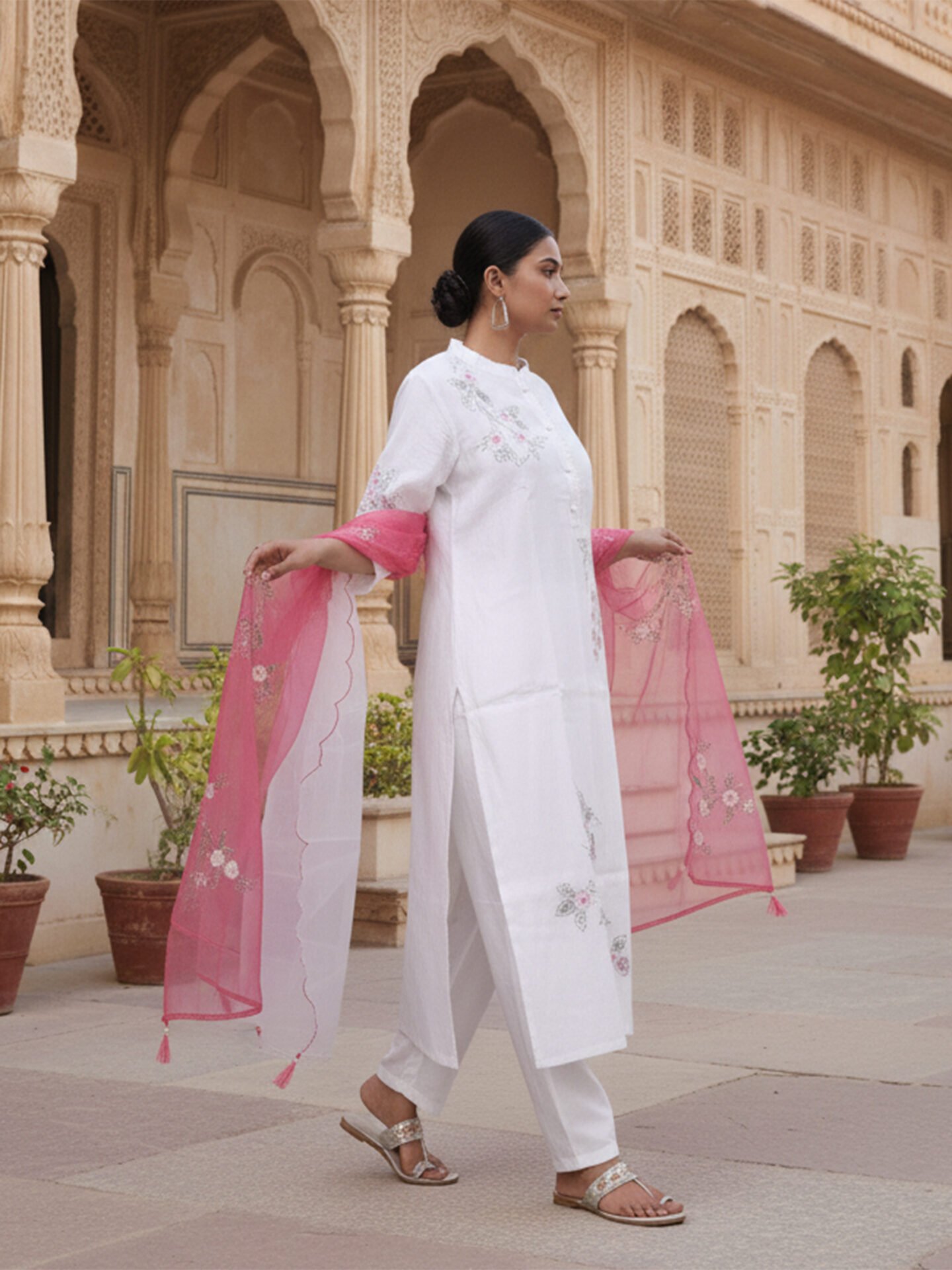 White Floral Embroidered Straight Kurta - Image 3