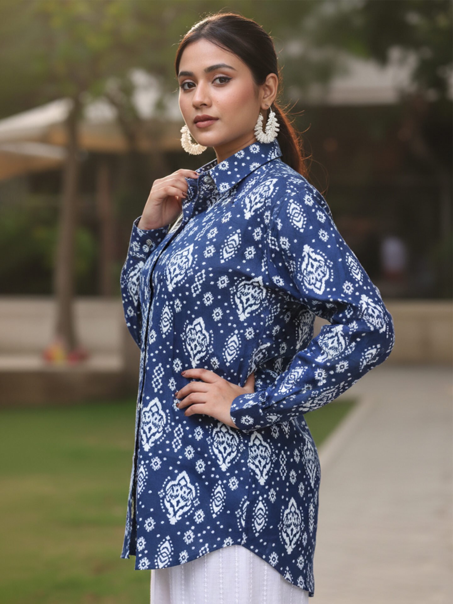 Indigo Blue Printed Casual Shirt - Image 4