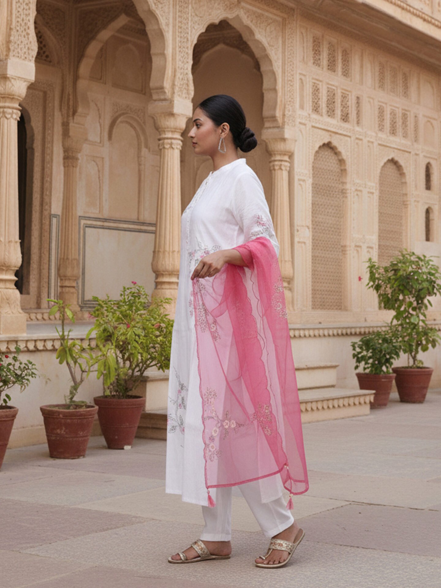 White Floral Embroidered Straight Kurta - Image 2