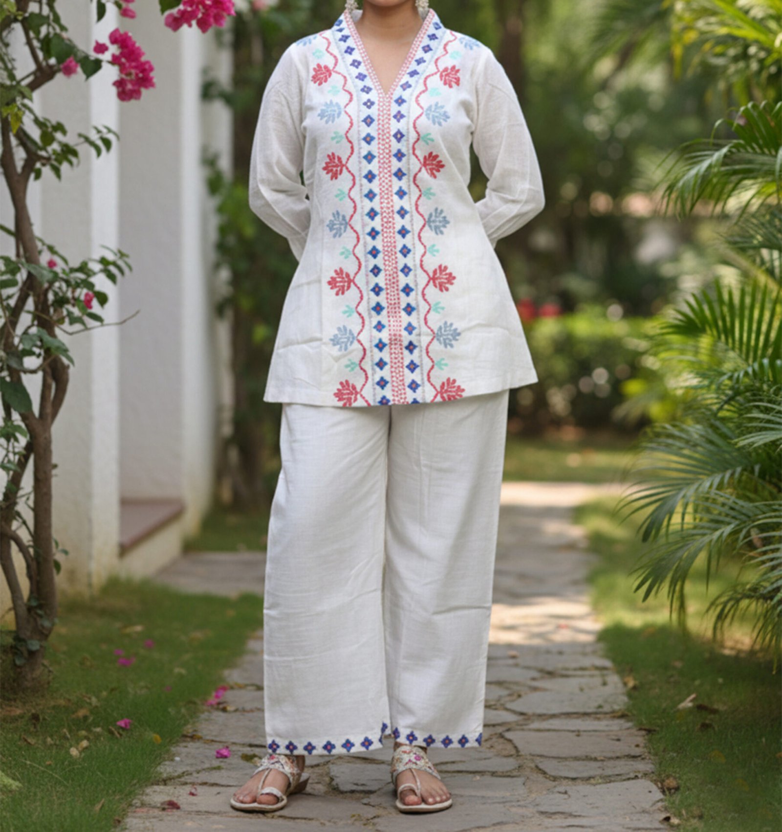 White Floral Embroidered Kurta Pant Set - Image 2