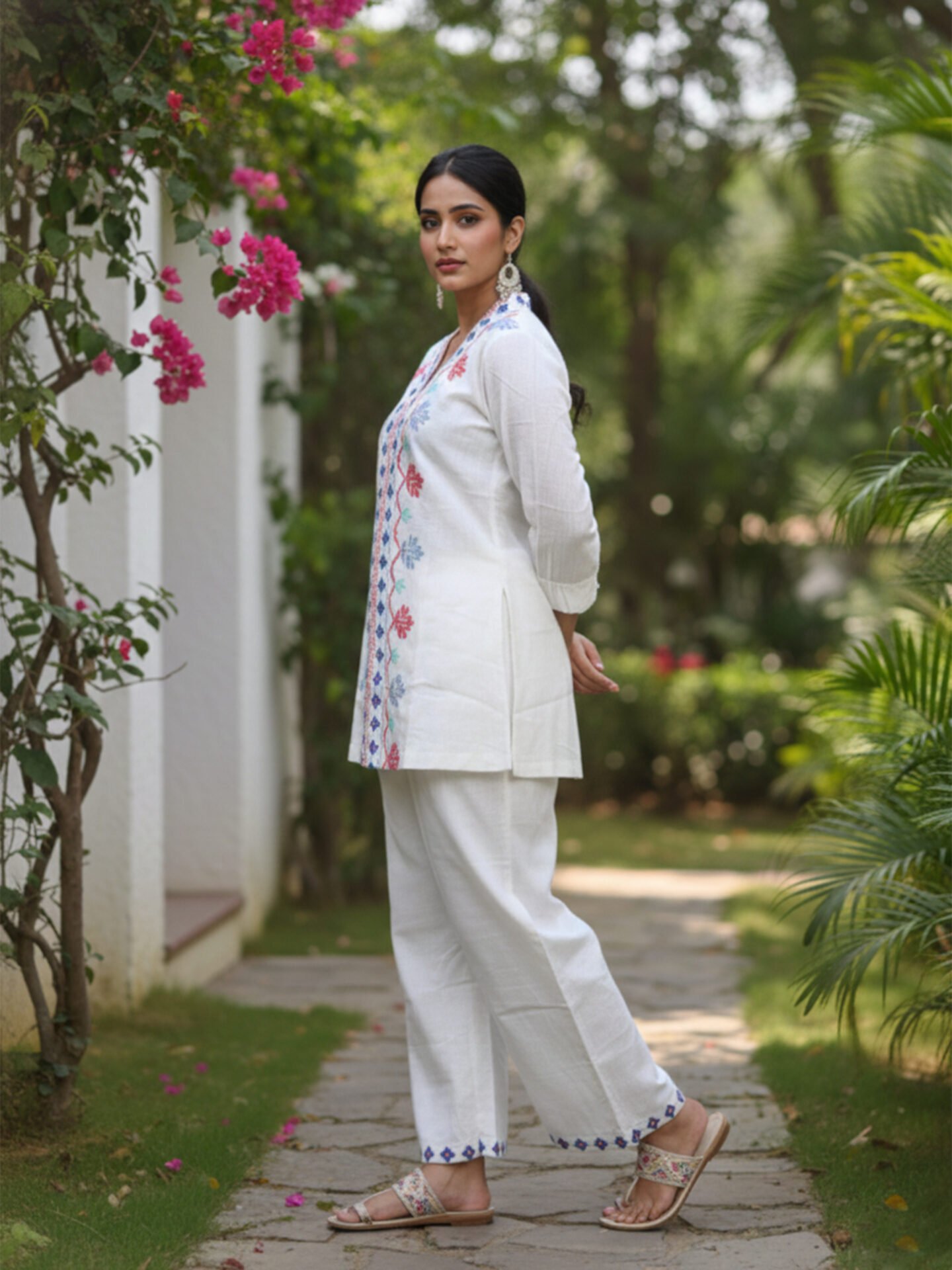 White Floral Embroidered Kurta Pant Set - Image 3
