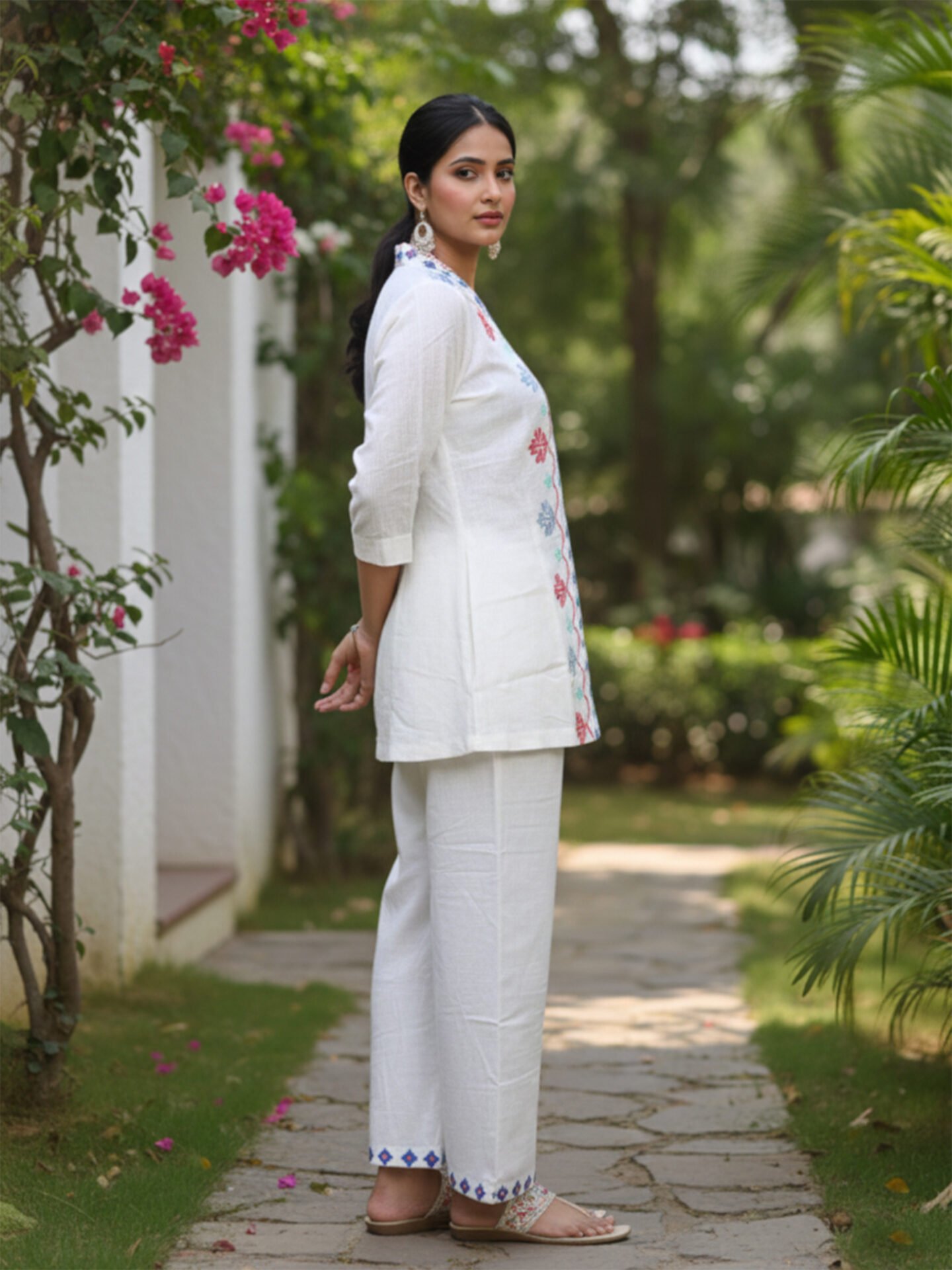 White Floral Embroidered Kurta Pant Set - Image 4